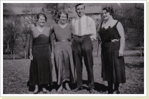 Olga Erny, Frieda Schafner, Arnold Gisin, Flora Erny Olga Erny, Frieda Schafner, Arnold Gisin, Flora Erny